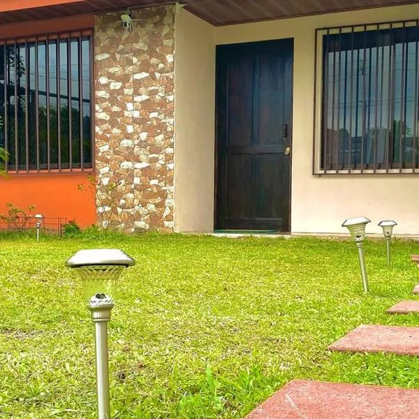 Casa Heliconia- La Fortuna, hotel en Fortuna
