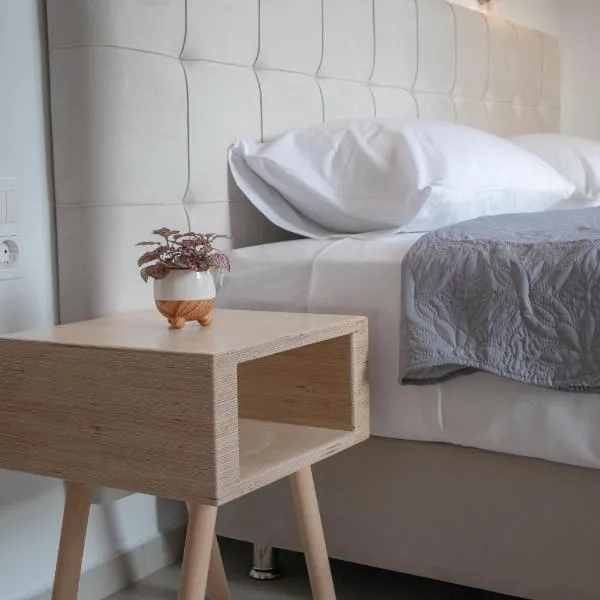 ATHANASIA APARTMENTS, hotel in Skiathos Town