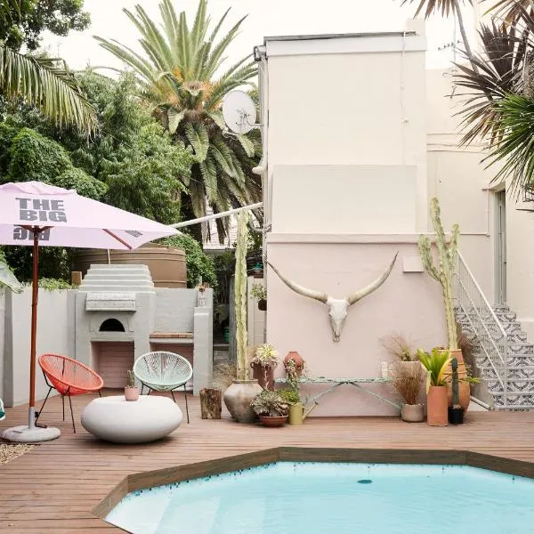 THE BIG - Luxury Backpackers, hotel in Cape Town