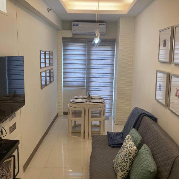 Coast Residence 4026 PENTHOUSE 1 Bedroom Condo with Wifi & Netflix, Manila