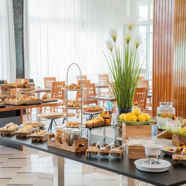 Clipper, hotell sihtkohas Pesaro