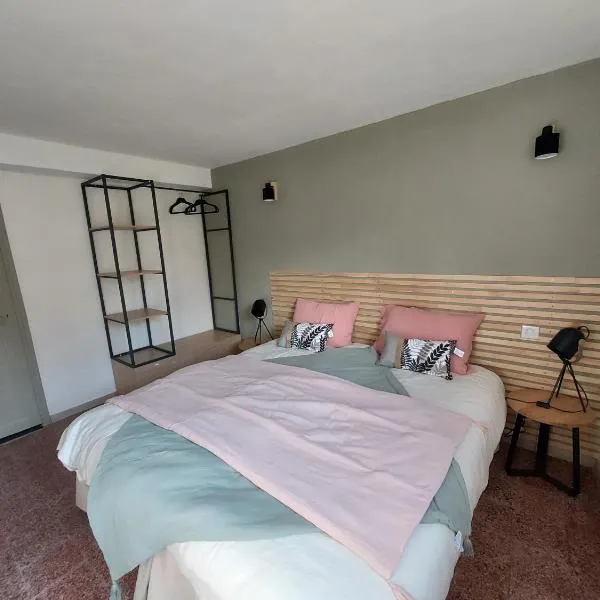 Les Pierres de Cézaire, Hotel in Saint-Cézaire-sur-Siagne