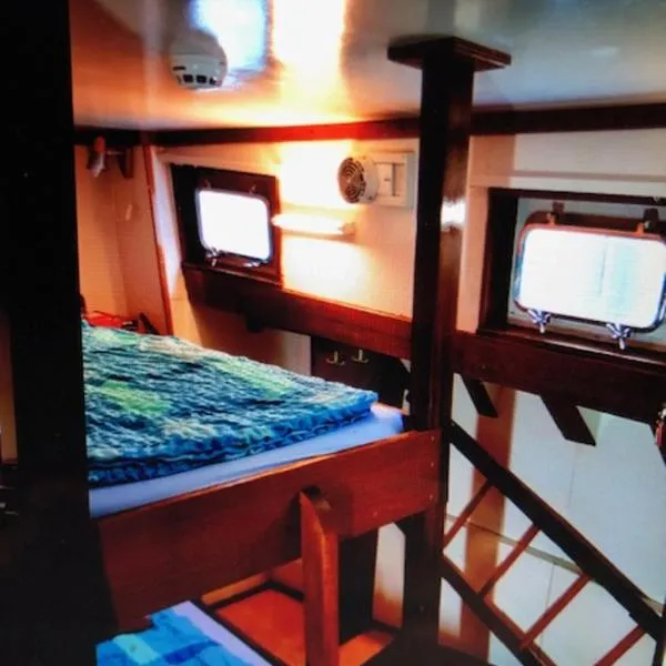 Schiff AHOY, Hotelschiff, Hausboot, Boot, Passagierschiff, hotel em Estugarda