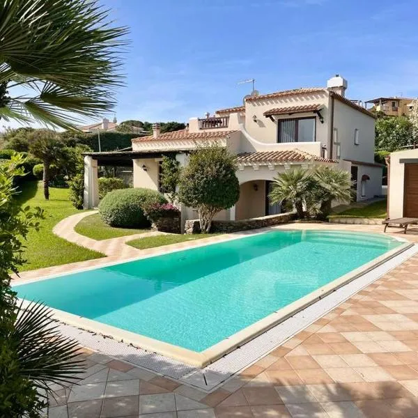 Villa Hibiscus Stintino, hotel a Stintino