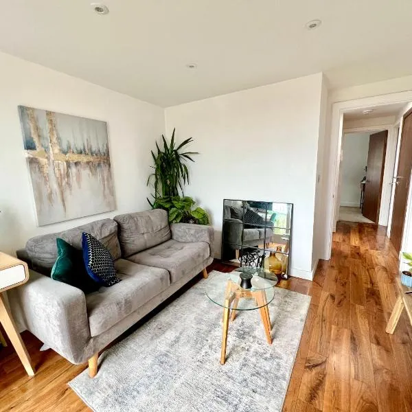 The Loft Queens Park, hotel in London