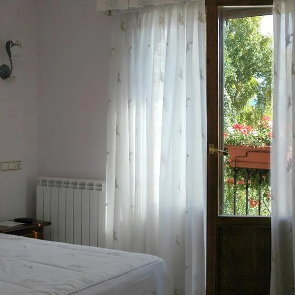 Hotel Restaurante Santa Elena, hotel di Sabiñánigo