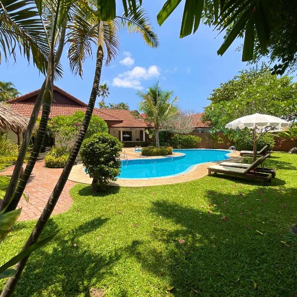 Coconut Paradise Holiday Villas