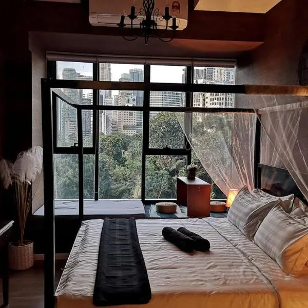 Romantic Log Cabin 2 - Heart of KL, near KLCC/KL Tower, hotel in Kuala Lumpur