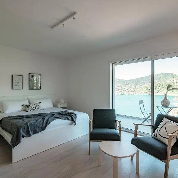 La Palma 1 by Quokka 360 - modern panoramic lake view flat, хотел в Montagnola