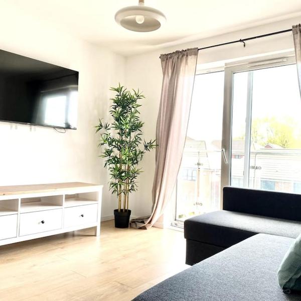 Fresh 2 Bedroom Flat close to City Center Camp Street, Manchester