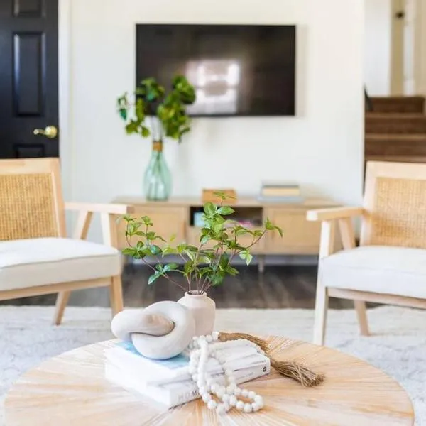 Cozy getaway - 5 min drive to beach, hotel Cape Mayben