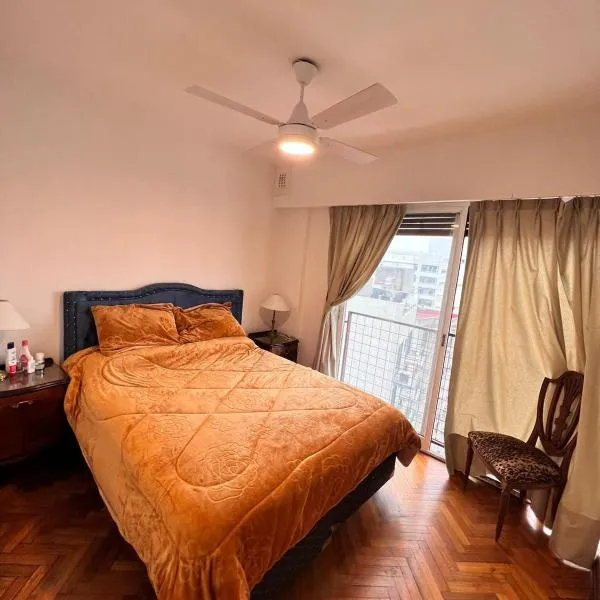 Abasto Lindo Dpto 2 Amb c Cocina Mantenemos Precio, hotel en Buenos Aires