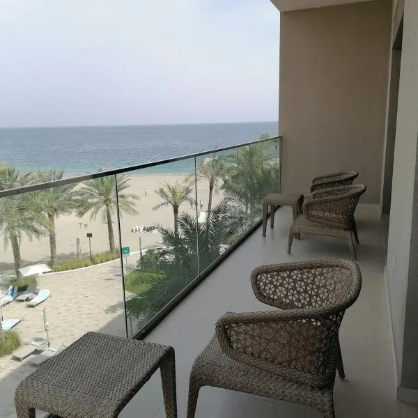 Three Bedroom Apartment at Address Residence Fujairah, hotel in Sharm