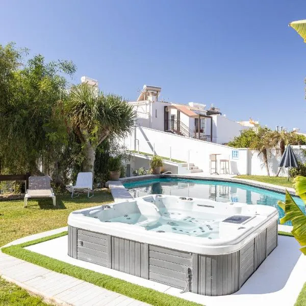 Sai Gayatri, hotel in Nerja
