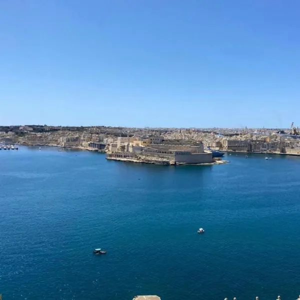 Superb 3 Bedroom Apartment in Valletta, ξενοδοχείο στη Βαλέτα