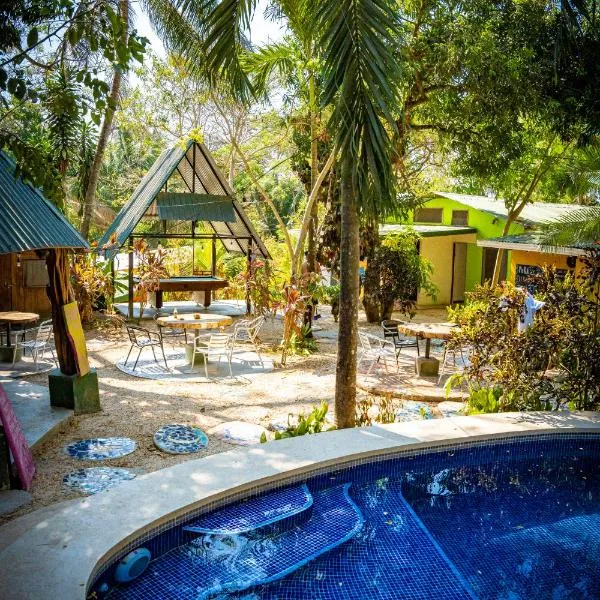 Pura Vida Mini Hostel Santa Teresa, hotell sihtkohas Playa Santa Teresa