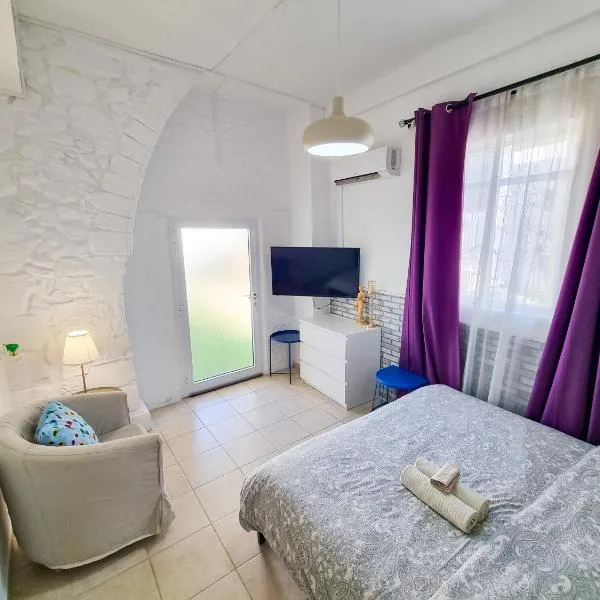 Aladdin's Hostel, Hotel in Larnaka