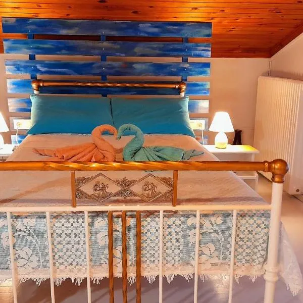 Katia's ATTIC, hotel em Acharavi