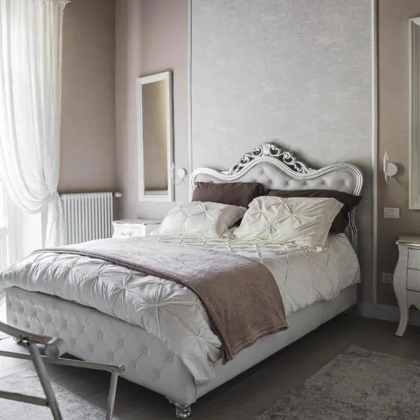 BELVEDERE Luxury Apartment, view on the Lucca Walls, hotel in Lucca