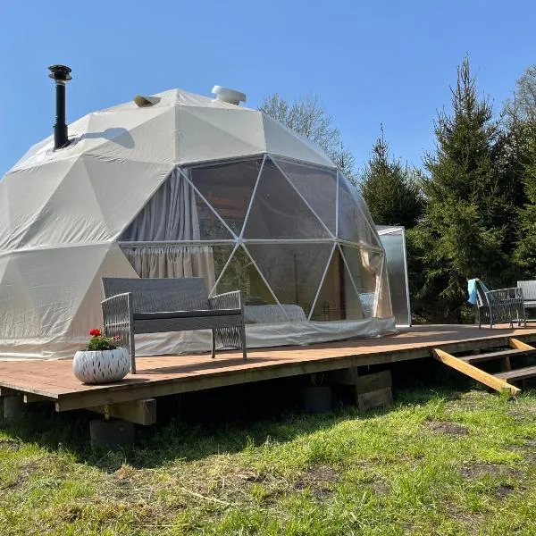 Glamping w sercu mazur z prywatną plażą, ξενοδοχείο σε Regiel