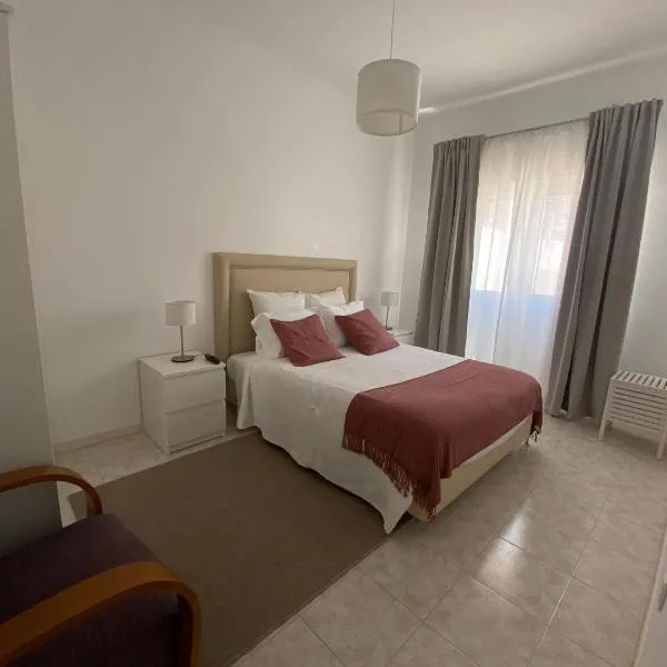 Guest House, hotel in Faro