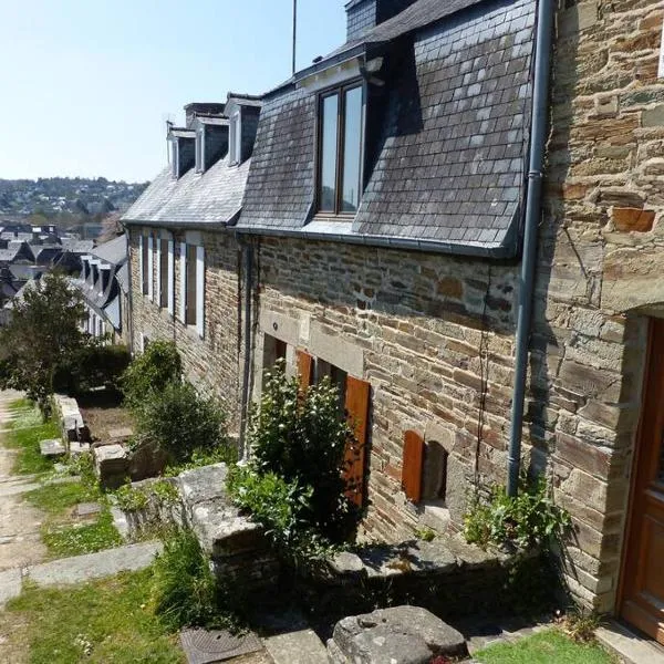 Maison Lannion historique - Côte de Granit Rose, готель у місті Ланніон