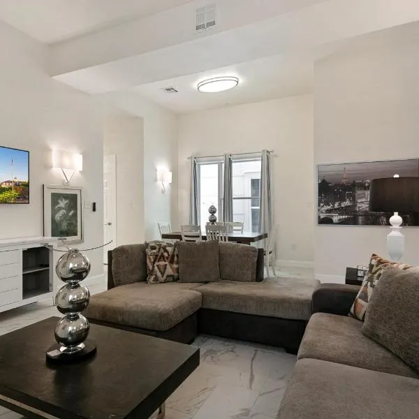 Breathtaking Condos Near French Quarter, hotel in New Orleans