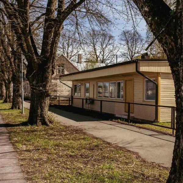 Sadama Hostel & Caravan Camping, ξενοδοχείο στο Παρνού