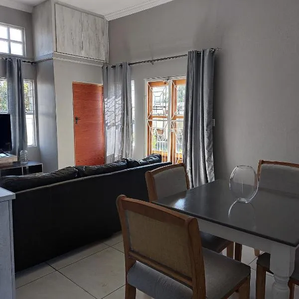 Grassland 4 (Townhouse), hotel em Bloemfontein