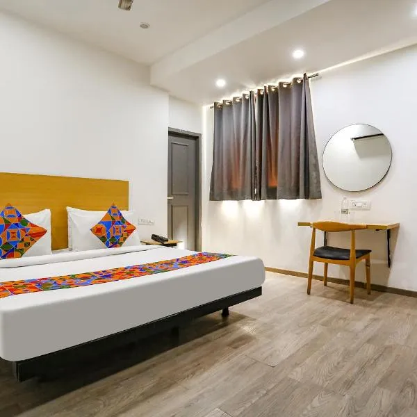 FabHotel VAT - Meera Bagh, khách sạn ở New Delhi