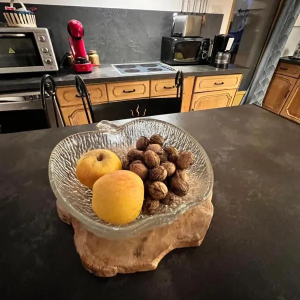 Gite Au Grenier Cosy, hotel in Lor