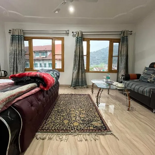 Hotel Crescent, hotel en Srinagar