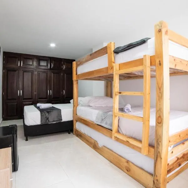 Alojamiento en el corazón de Medellín Hab Privada B, hotel en Medellín