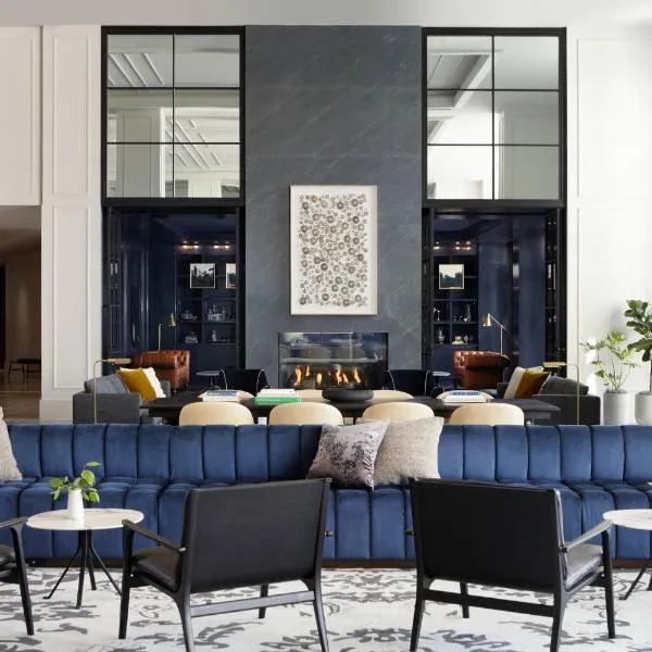 Kimpton - The Forum Hotel by IHG，位于夏洛茨维尔的酒店