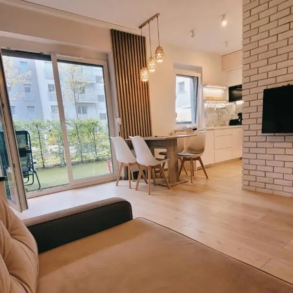 Green Terrace Big Family Apartment, hotel in Wrocław