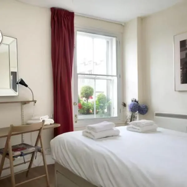 Royal Mile Apartment, 1 minute from the castle., hotell i Edinburgh