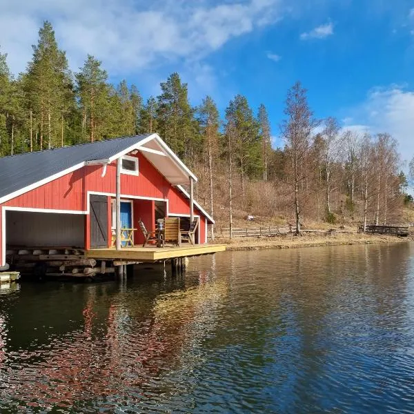 Boathouse, hotel di Mjällom