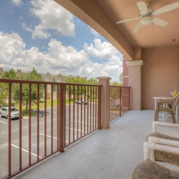 Beautiful Condo at Vista Cay Resort Near WDW, hotel in Orlando