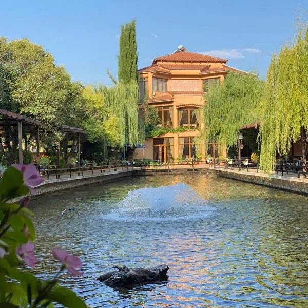 Rritja e Koranit, Hotel in Pogradec