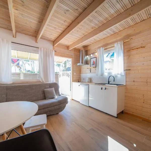 Błękitne domki przy morzu、ミエンジボジェのホテル