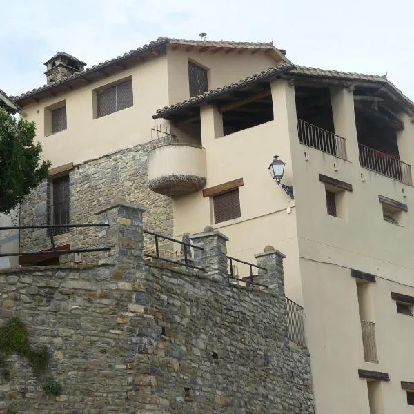 Casa Campo, Casa Rural entre Jaca y Ansó, hotel in Biniés