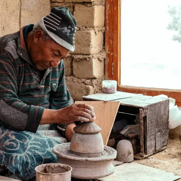 Likir Pottery Homestay - Likir Village - Sham Valley, hotel in Leh