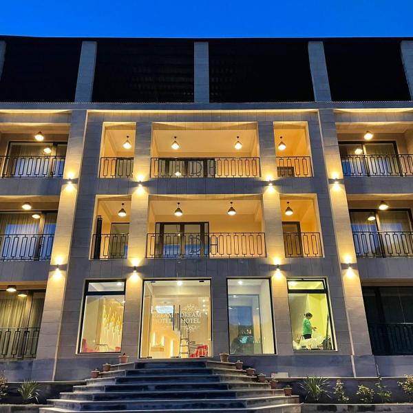 Dream Hotel, Haghpat