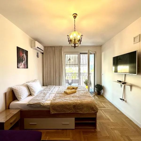 YellowHouse, hotel in Pristina