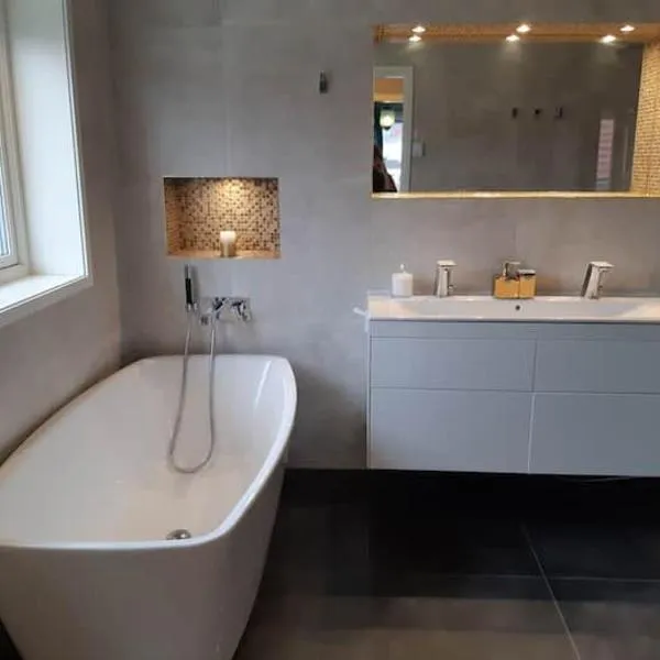 Lyxigt rum med eget/badrum med spa känsla, hotel en Jönköping