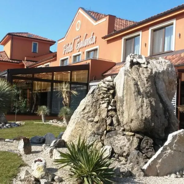 加兰泰酒店，位于加兰塔的酒店