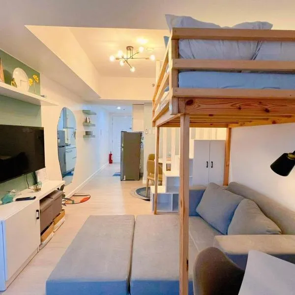 GBU's Studio with Balcony at Azure North Pampanga, hotell sihtkohas San Fernando