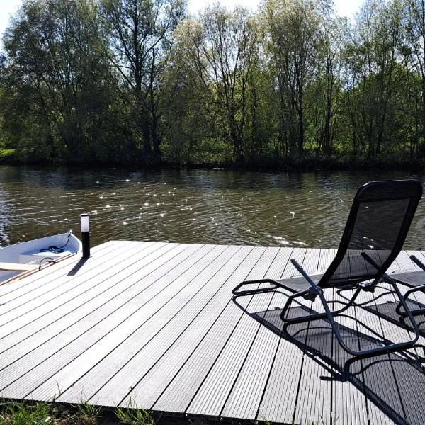 Het waterchalet op monumentaal fort, hotel a Ooltgensplaat