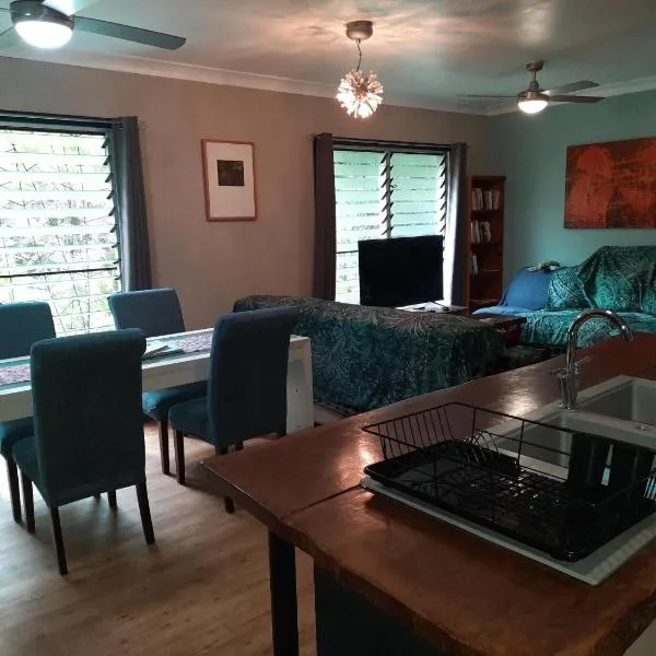 Daintree Rainforest Accommodation, hotel in Cow Bay