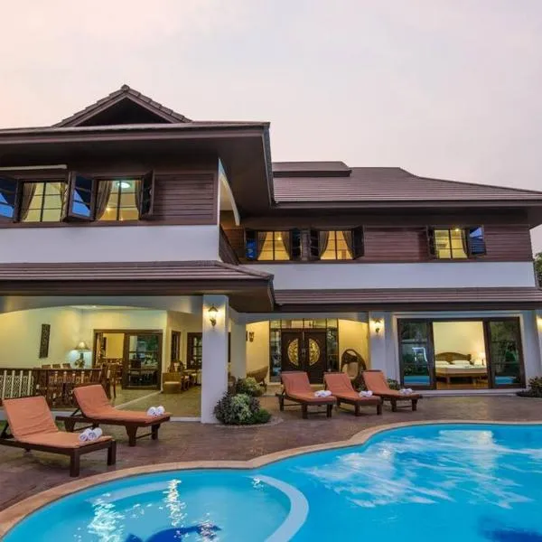 Oriental Thai luxury villa with Private pool, hotel en Chiang Mai